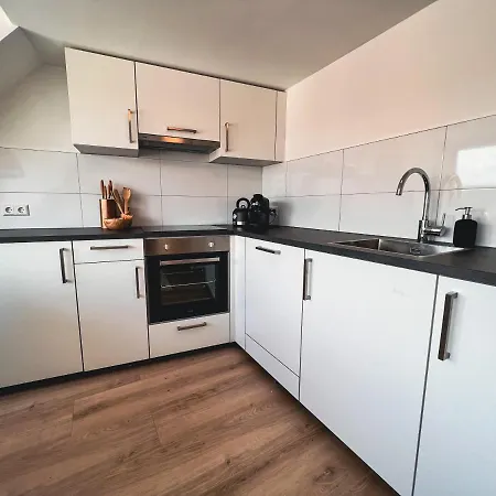 Catharine Бреда